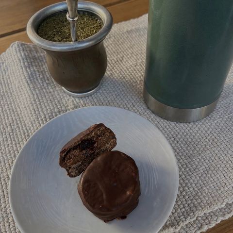 Alfajor con mate